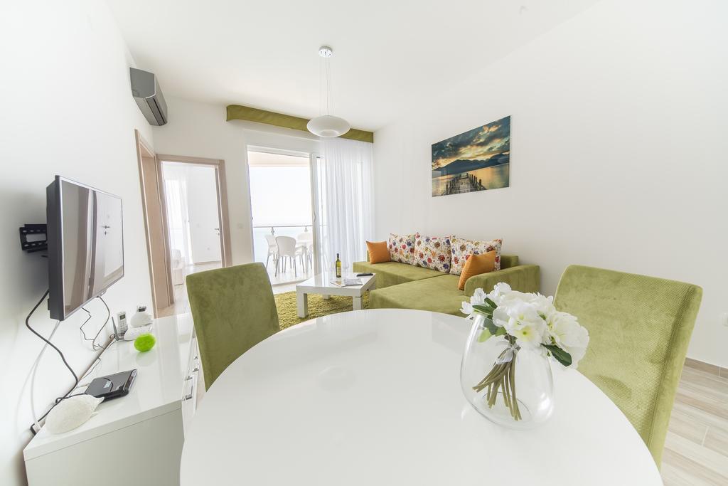 Nautilus Apartments Добра вода Екстериор снимка