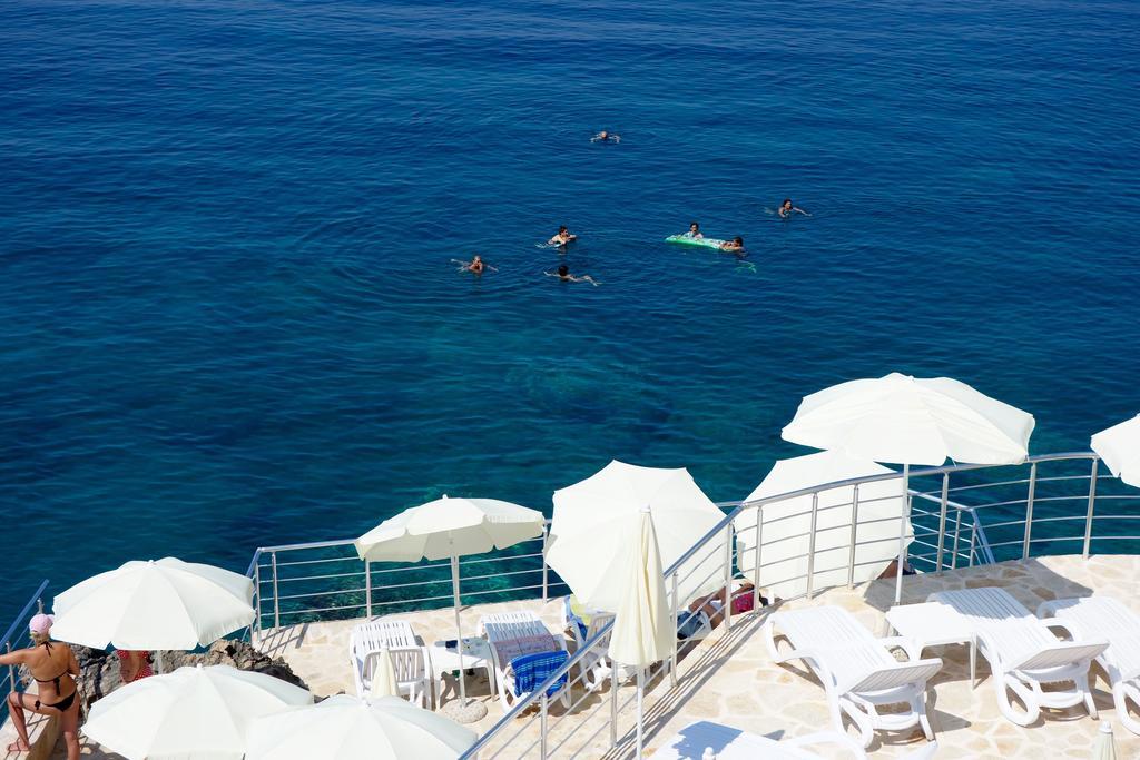 Nautilus Apartments Добра вода Екстериор снимка