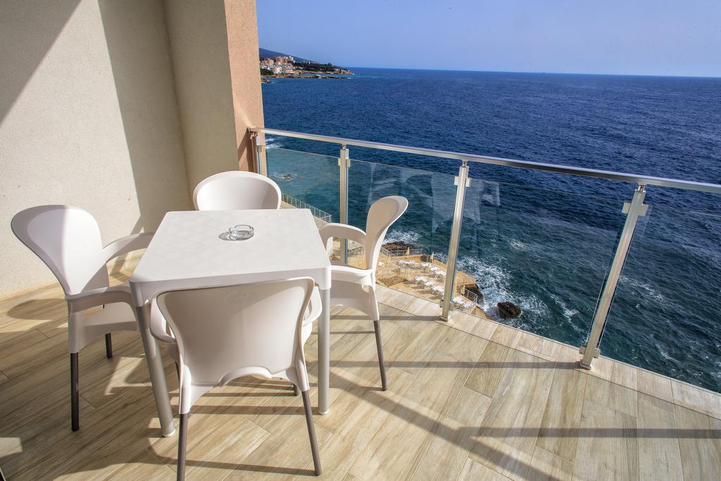 Nautilus Apartments Добра вода Екстериор снимка