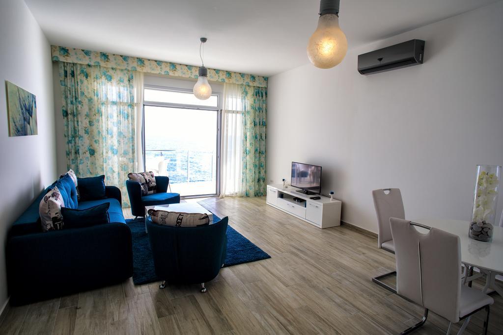 Nautilus Apartments Добра вода Екстериор снимка